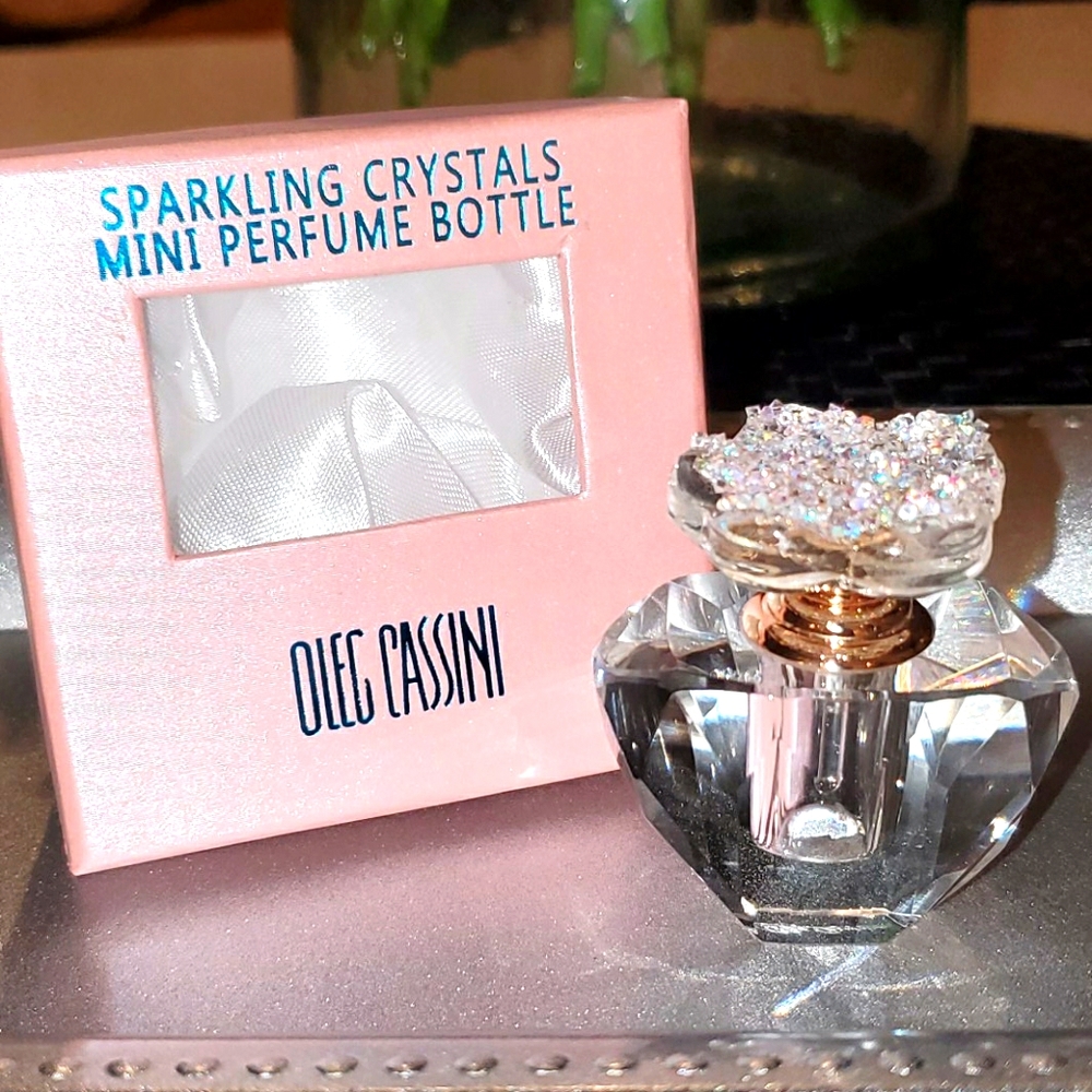 OLEG CASSINI CRYSTAL MINI BOTTLE - Picture 1 of 9